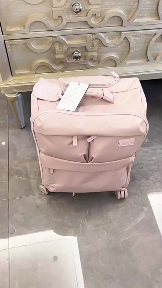 Post 1 by Tas Travel Lipat on TikTok (video)