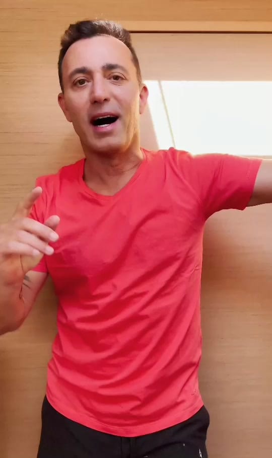 Post 4 by Mustafa Sandal on TikTok (video)