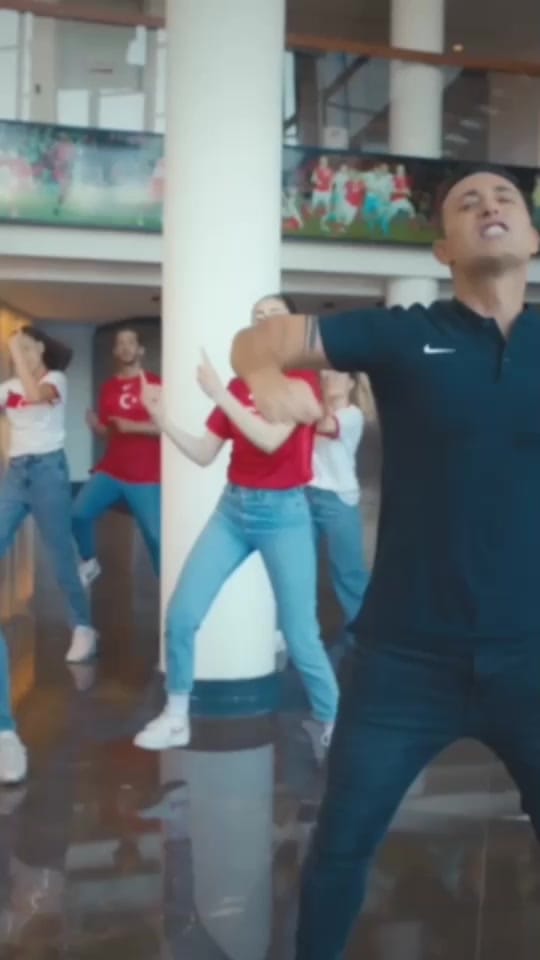 Post 5 by Mustafa Sandal on TikTok (video)