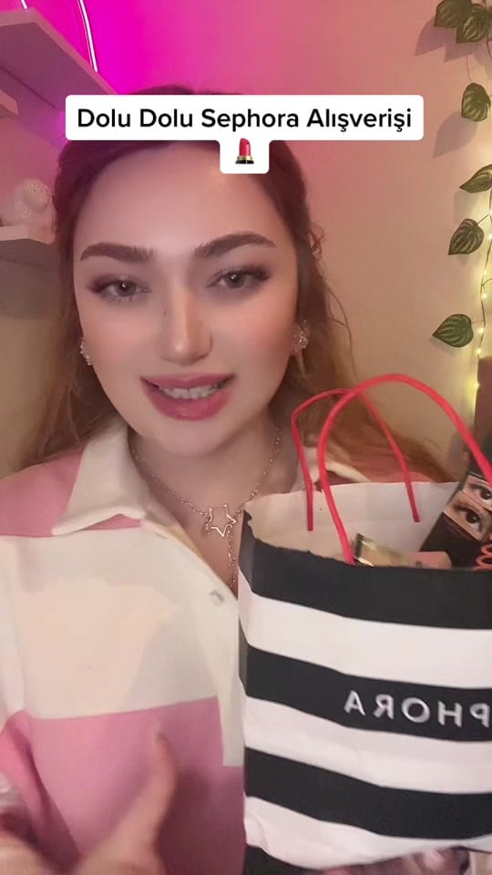 Post 1 by Ayşenur Bayar on TikTok (video)