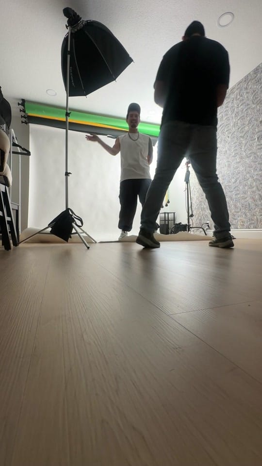 Post 4 by Xavi on TikTok (video)