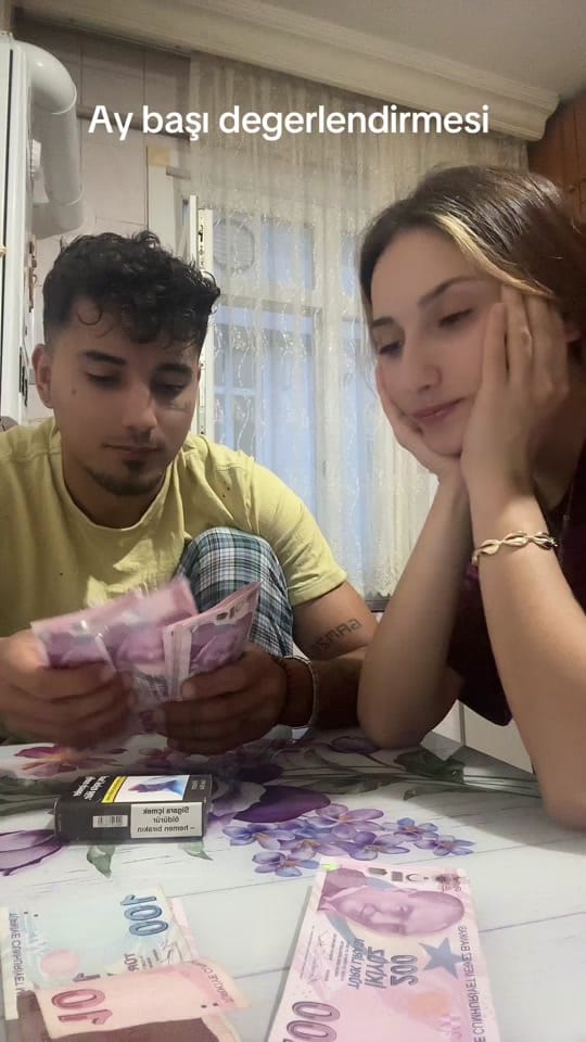 Post 1 by Λ Ꮢ E Ƨ on TikTok (video)