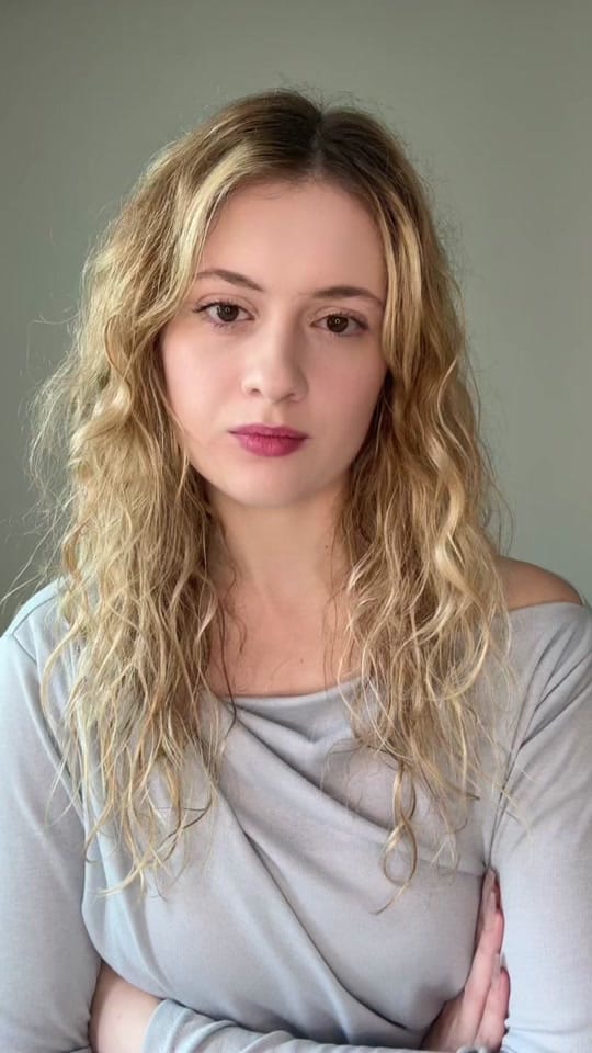 Post 1 by Delly Allen | 알렌 델리 on TikTok (video)