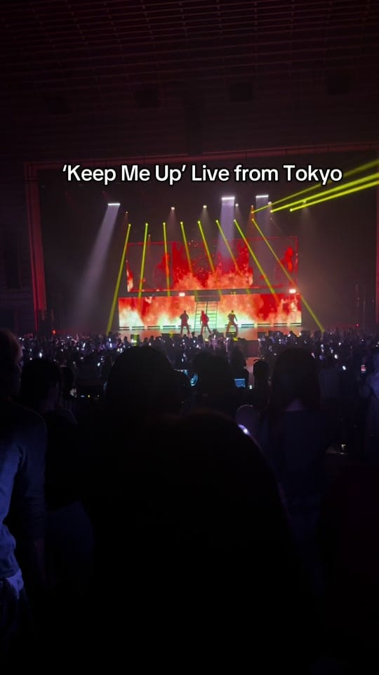 Post 8 by Delly Allen | 알렌 델리 on TikTok (video)