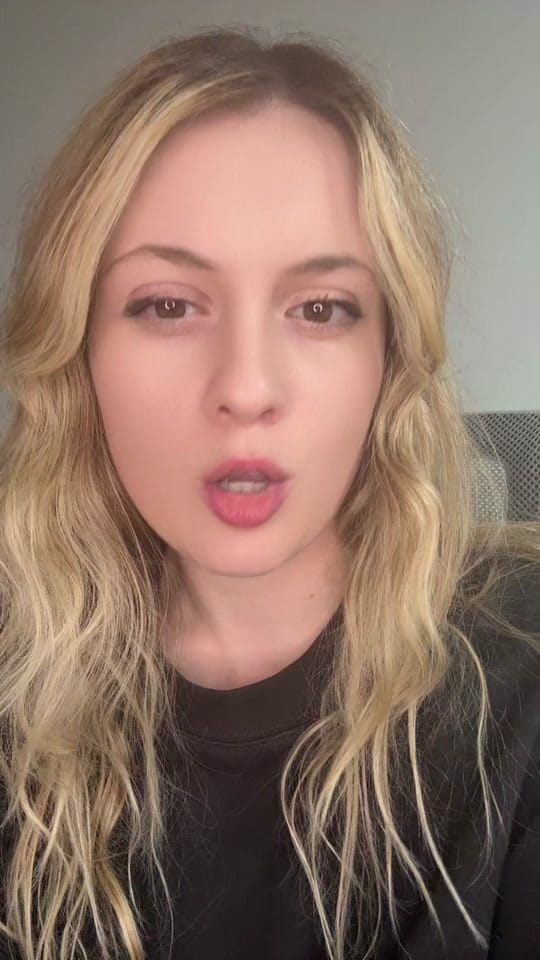 Post 2 by Delly Allen | 알렌 델리 on TikTok (video)
