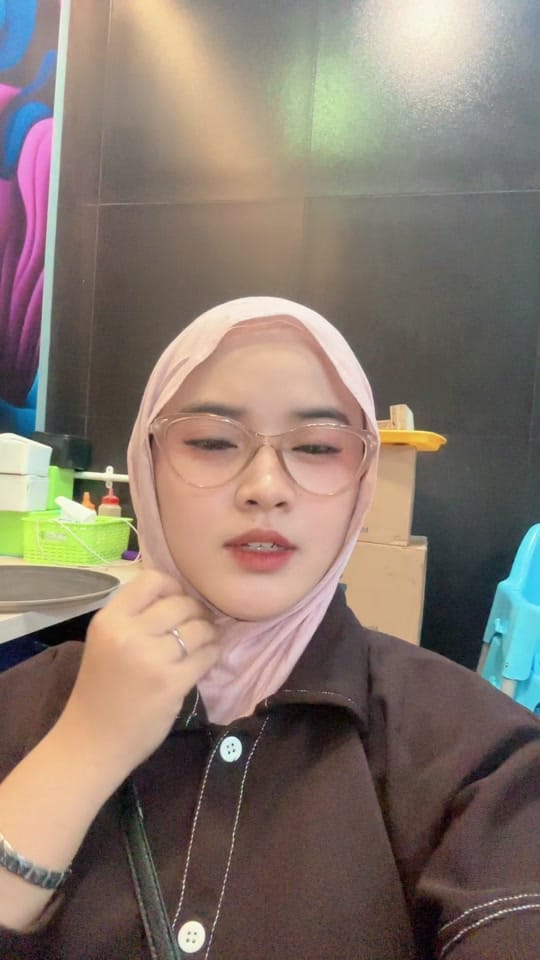 Post 7 by zee and see on TikTok (video)