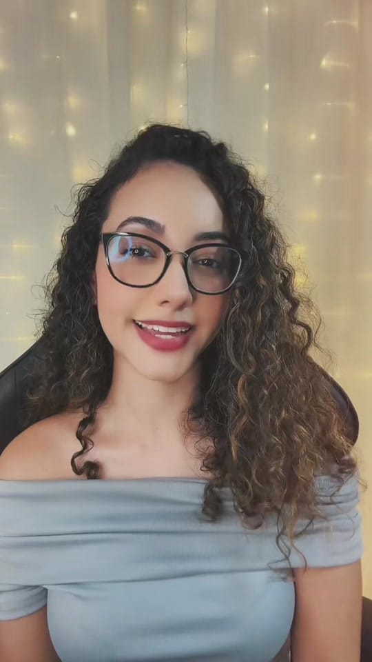 Post 6 by Bia 🎙️🫘 on TikTok (video)