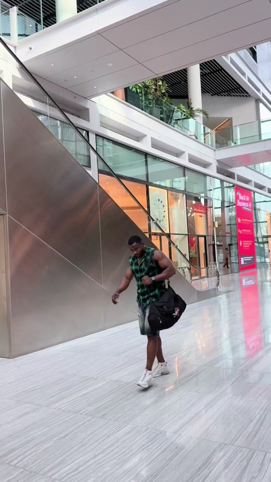 Post 3 by Ababi Achille 🇨🇩🇦🇪 on TikTok (video)