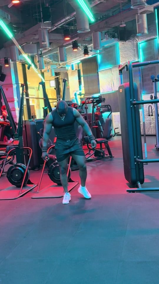 Post 4 by Ababi Achille 🇨🇩🇦🇪 on TikTok (video)
