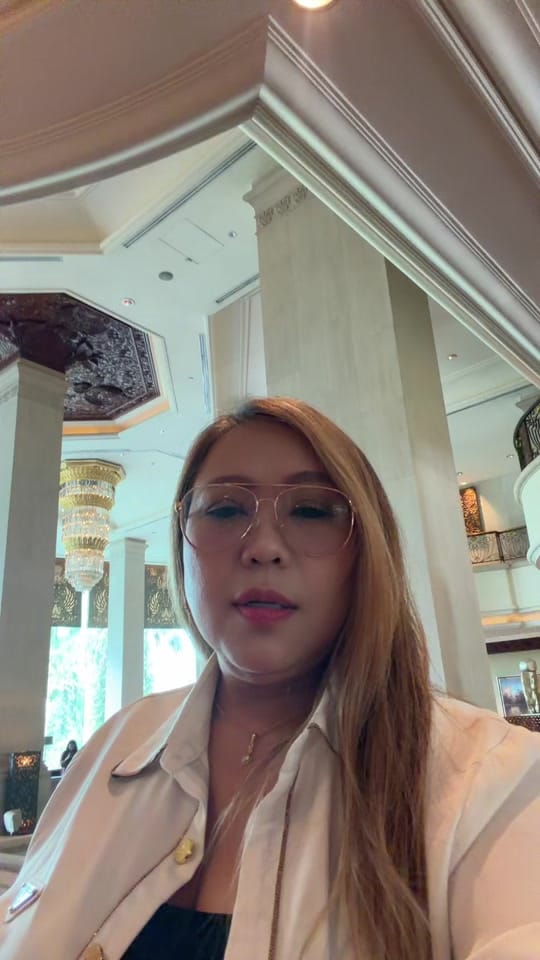 Post 2 by Eva Gonzalez on TikTok (video)