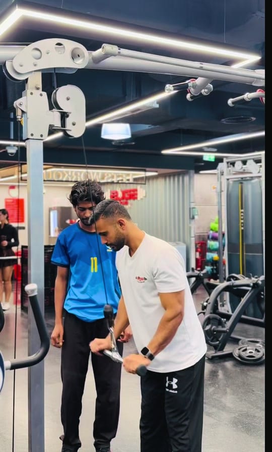 Post 2 by Mr_Al_Quooz on TikTok (video)