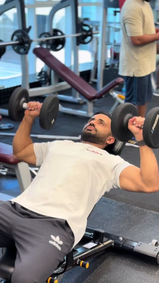 Post 3 by Mr_Al_Quooz on TikTok (video)