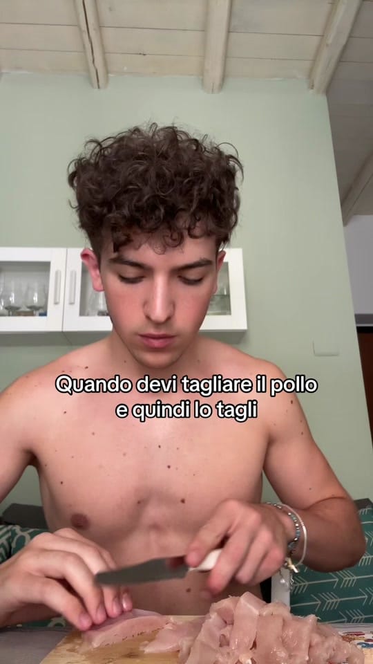 Post 6 by axomirt on TikTok (video)