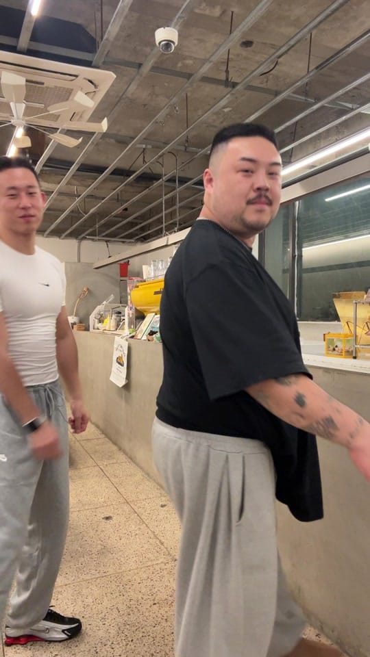Post 8 by Jungjebbie on TikTok (video)