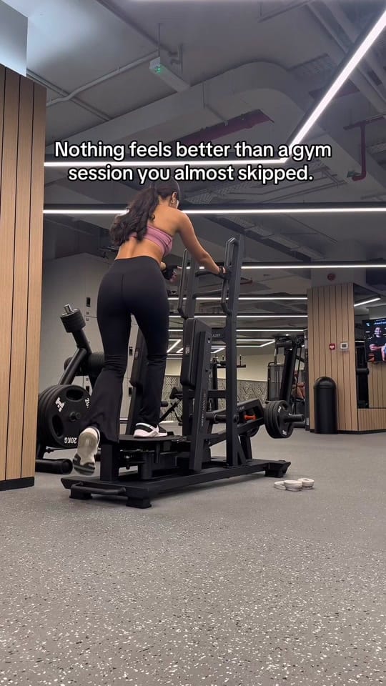 Post 10 by Nykhi Arines 🇦🇪 on TikTok (video)