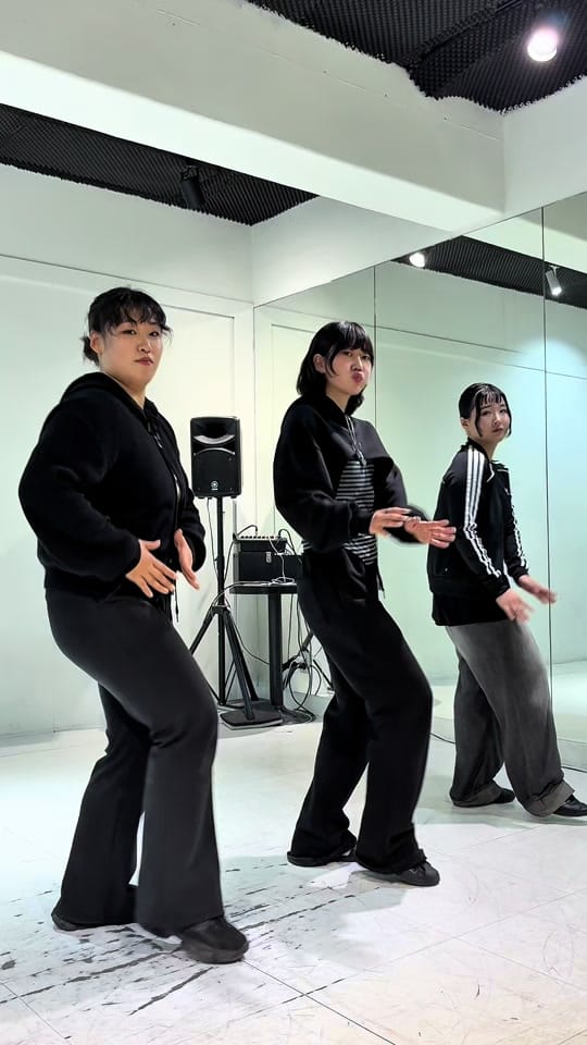 Post 3 by 레이지 on TikTok (video)