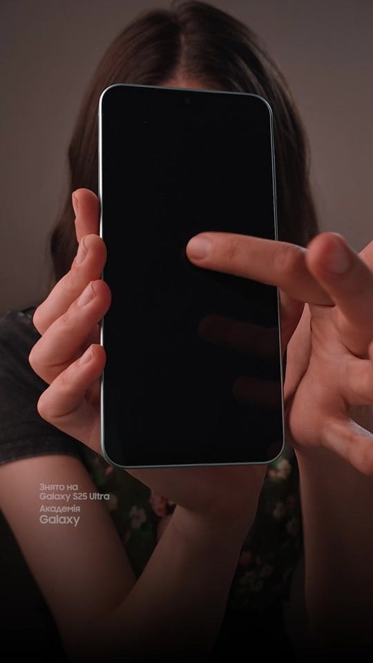 Post 8 by Samsung Experience Store on TikTok (video)