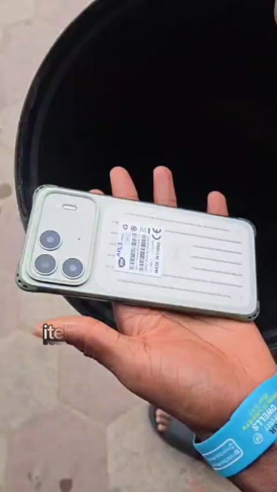 Post 2 by Olimpia Phone store  on TikTok (video)