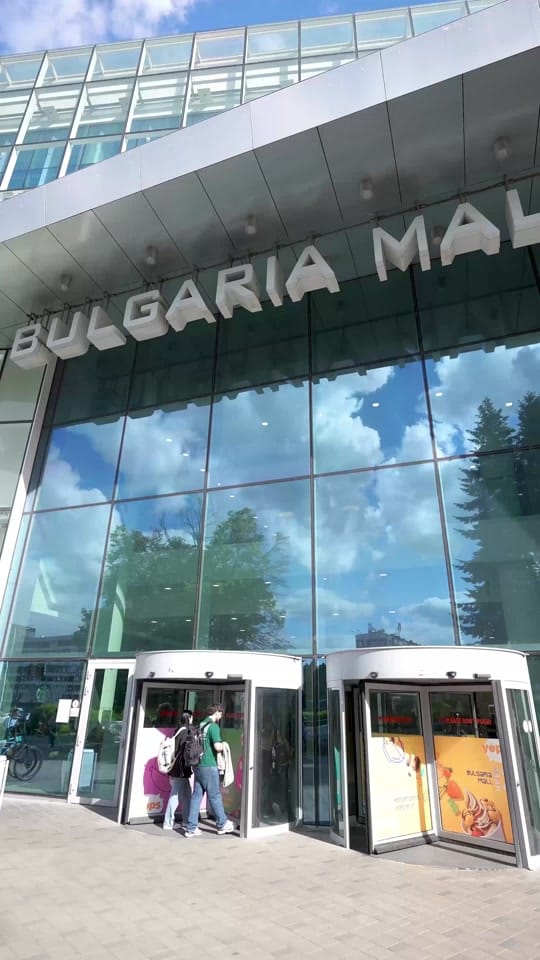 Post 2 by Samsung Store Bulgaria on TikTok (video)