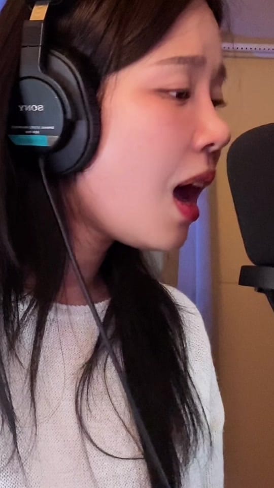Post 1 by 🏰영주🎤YOUNGJOO🏰 on TikTok (video)