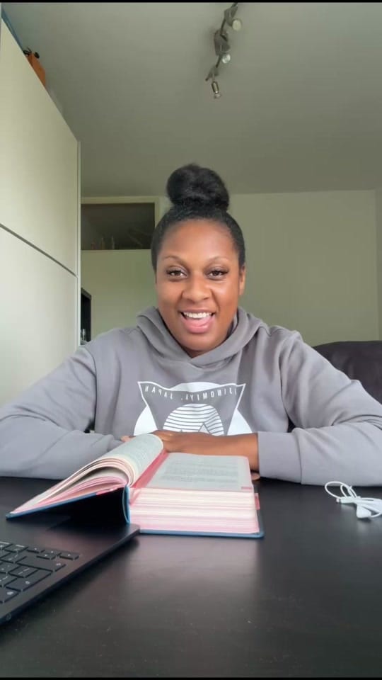 Post 8 by SandraAmanor on TikTok (video)