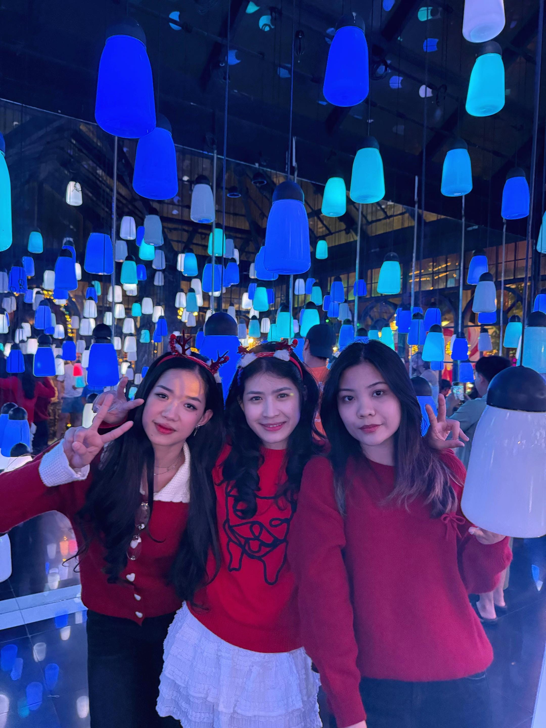 Post 8 by Yadanar Si on TikTok (video)