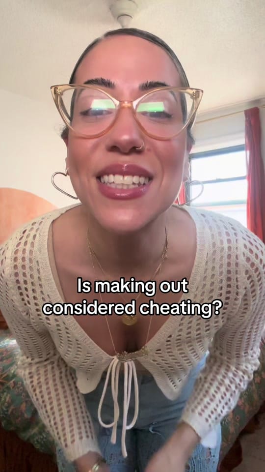 Post 6 by Samantha Santos on TikTok (video)
