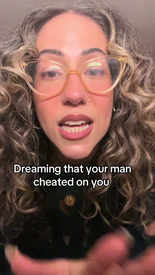 Post 2 by Samantha Santos on TikTok (video)