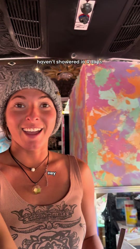 Post 3 by Claudia Swidzinski on TikTok (video)