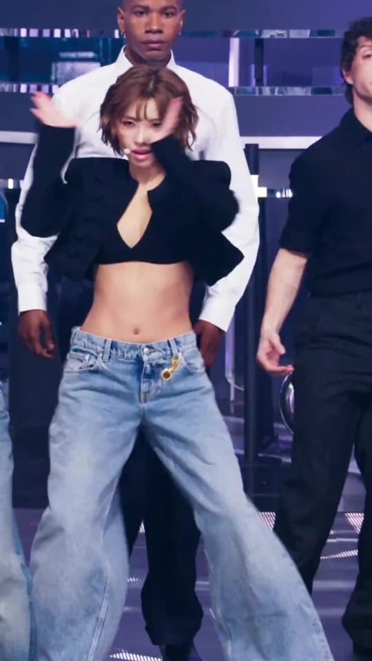 Post 2 by 조나 아키 Jonah Aki on TikTok (video)