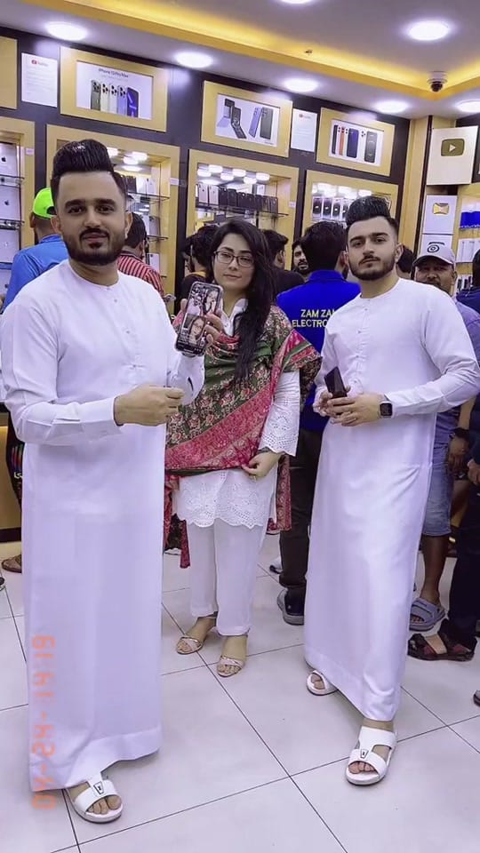 Post 10 by Fizza Salah on TikTok (video)