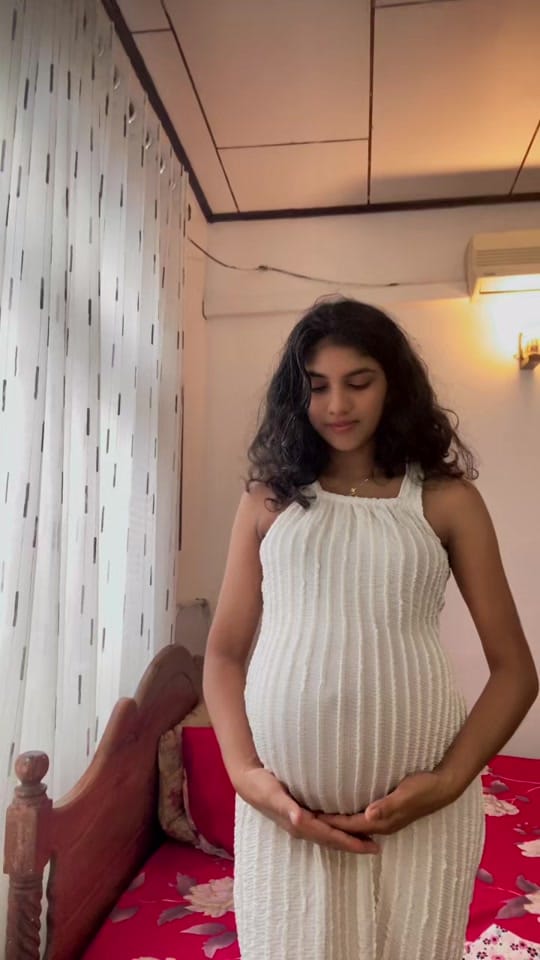 Post 4 by Imesha_wickramathilaka🤍🎙️🧸 on TikTok (video)