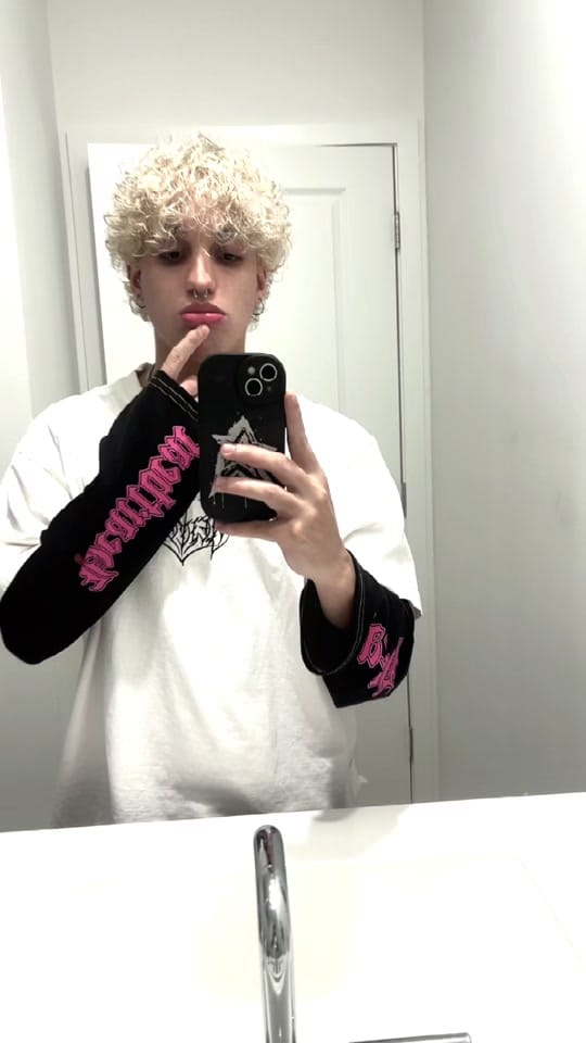 Post 7 by 🍕 on TikTok (video)