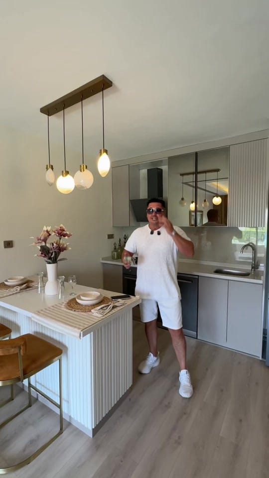 Post 6 by Investorvmersine+905315985770 on TikTok (video)