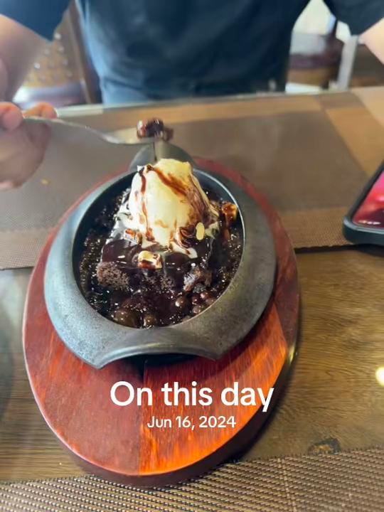 Post 5 by Momofteen on TikTok (video)