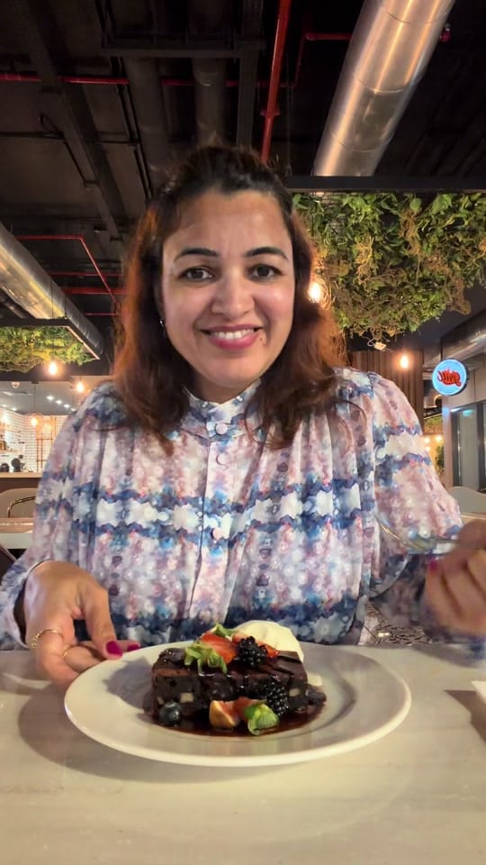 Post 2 by Momofteen on TikTok (video)