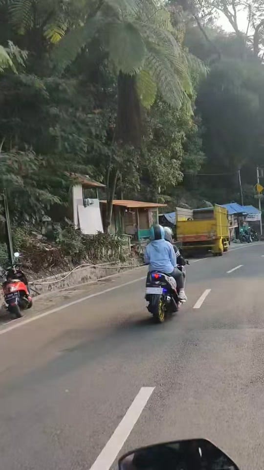 Post 4 by "Vareti" on TikTok (video)