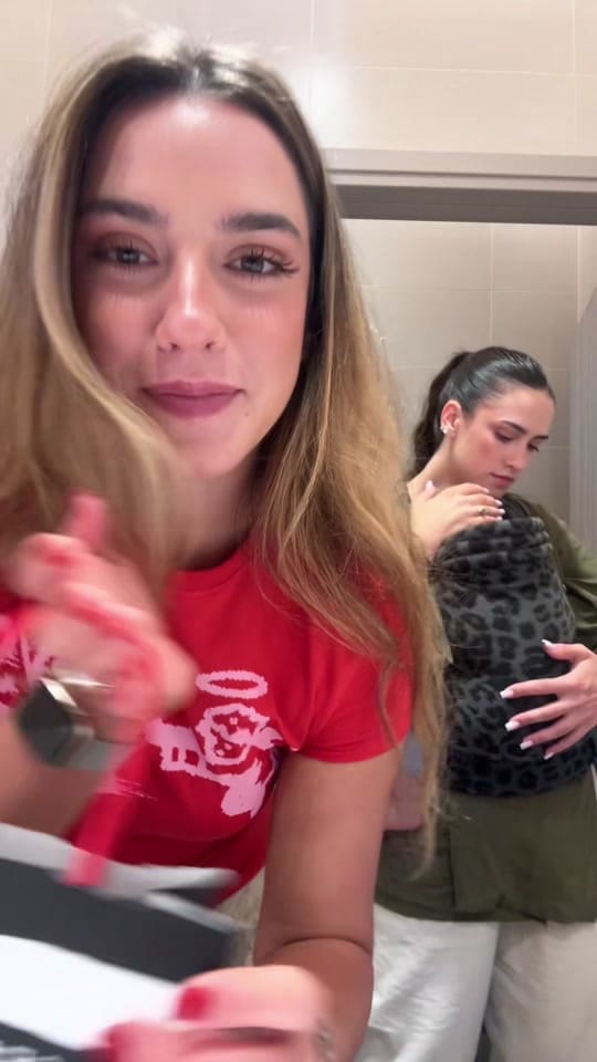 Post 2 by Zana on TikTok (video)