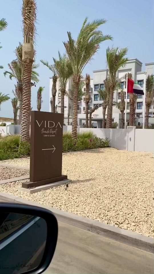 Post 2 by wandergates on TikTok (video)