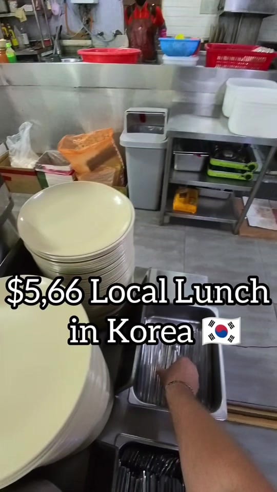 Post 2 by 🇰🇷K-Food Hunter on TikTok (video)