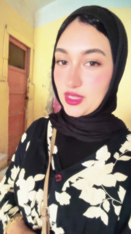 Post 2 by A M I R A 👑✨ on TikTok (video)