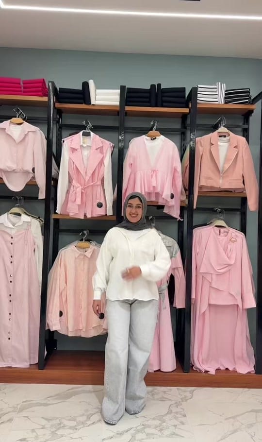 Post 9 by A M I R A 👑✨ on TikTok (video)