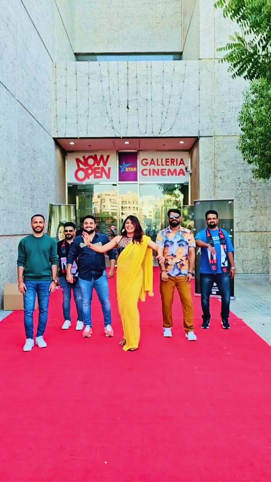 Post 1 by Farooq Sheikh on TikTok (video)