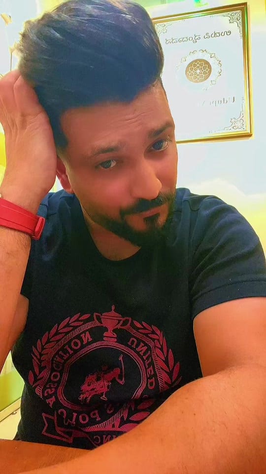 Post 2 by Farooq Sheikh on TikTok (video)