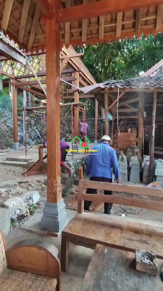 Post 6 by Ndalem Jawi Antique on TikTok (video)