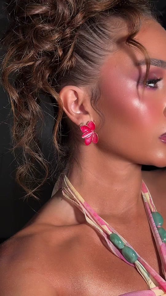 Post 5 by Antigona-MUA on TikTok (video)