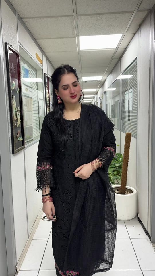 Post 3 by Ayesha on TikTok (video)