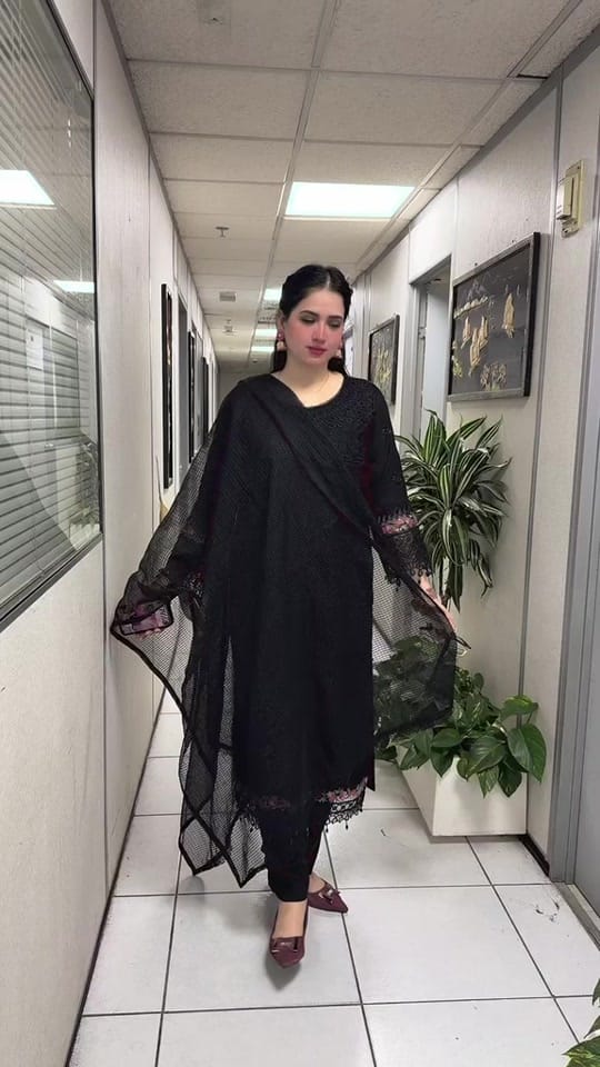 Post 8 by Ayesha on TikTok (video)