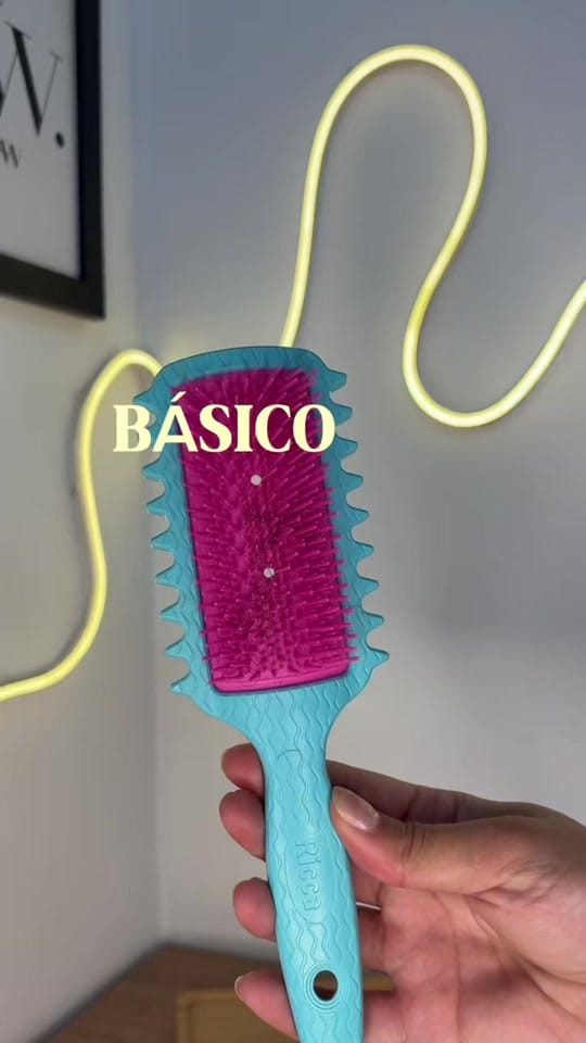 Post 1 by Flávia Santos on TikTok (video)