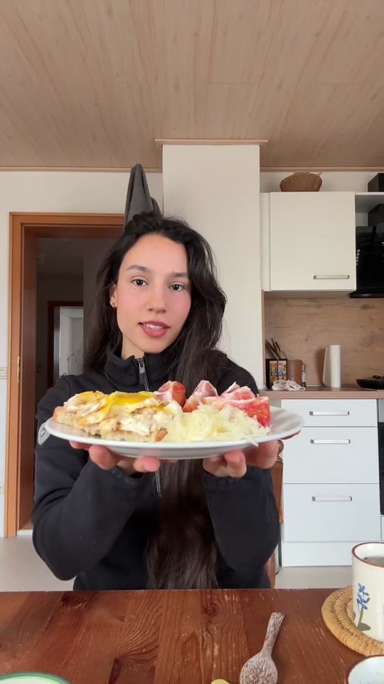 Post 9 by Esra.Elbasan on TikTok (video)